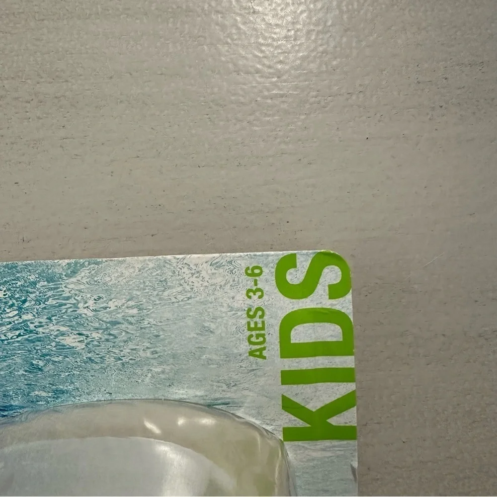 Speedo Sunny Vibes Pop Goggle Features Sunglass Style Anti-Fog Kids Ages 3-6 NWT